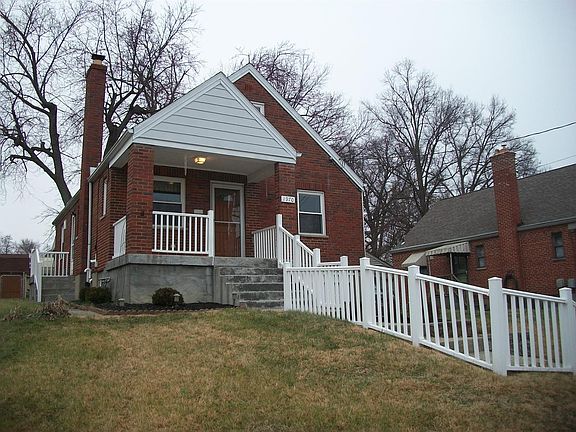 2nd image of 1970 N Lynndale Ave