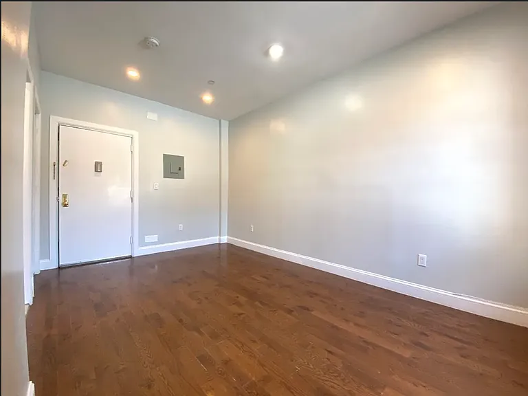 10 Vermilyea Ave #4D — Photo 4