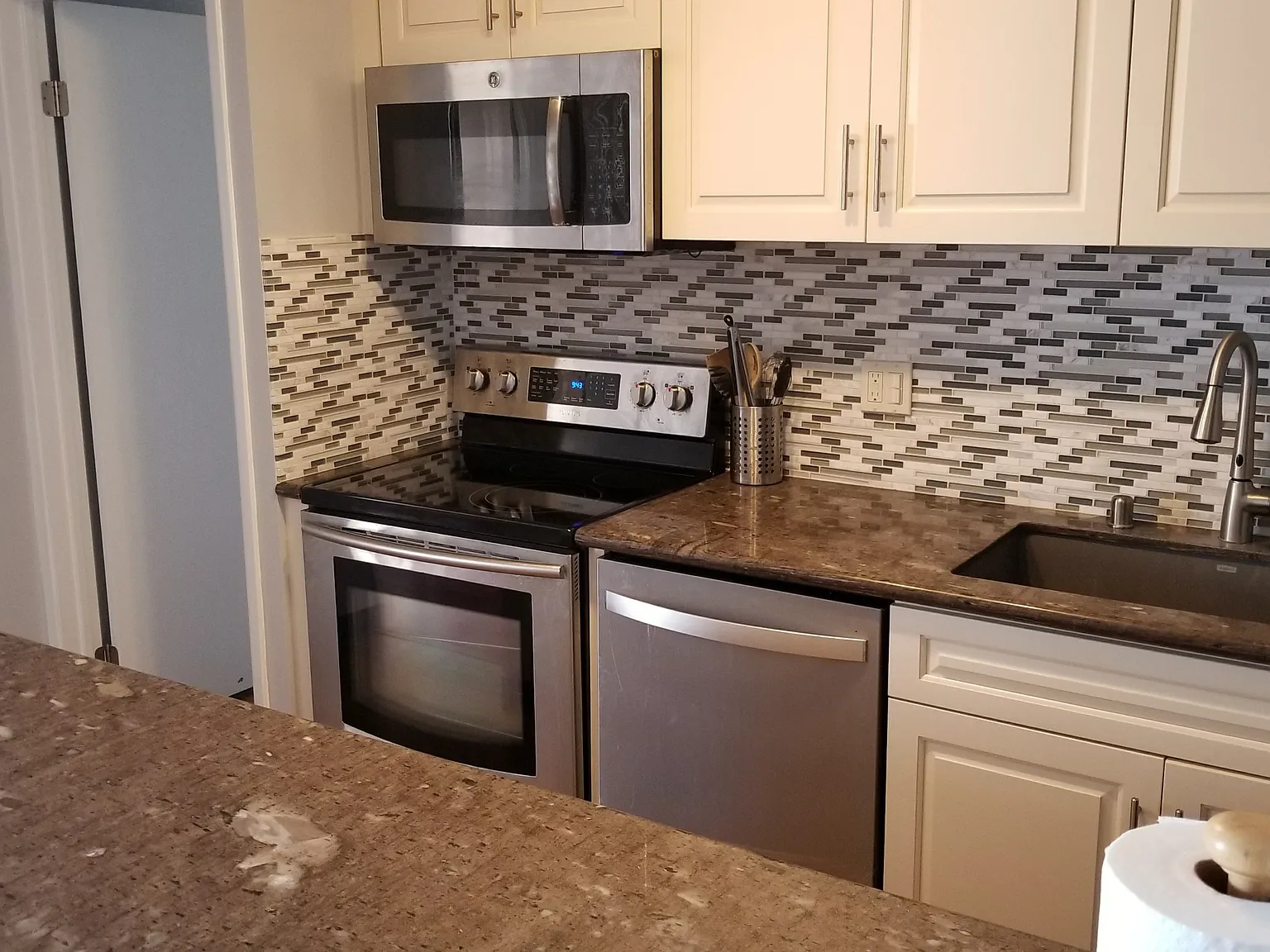 1 bed, 750 sqft, $3,400 — Photo 4