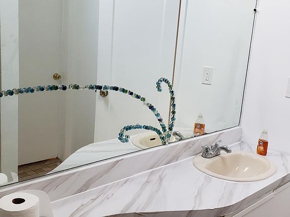 5th image of 50 Ellison Ave #1