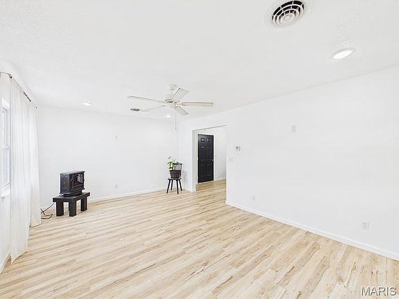 3rd image of 205 N Waller St