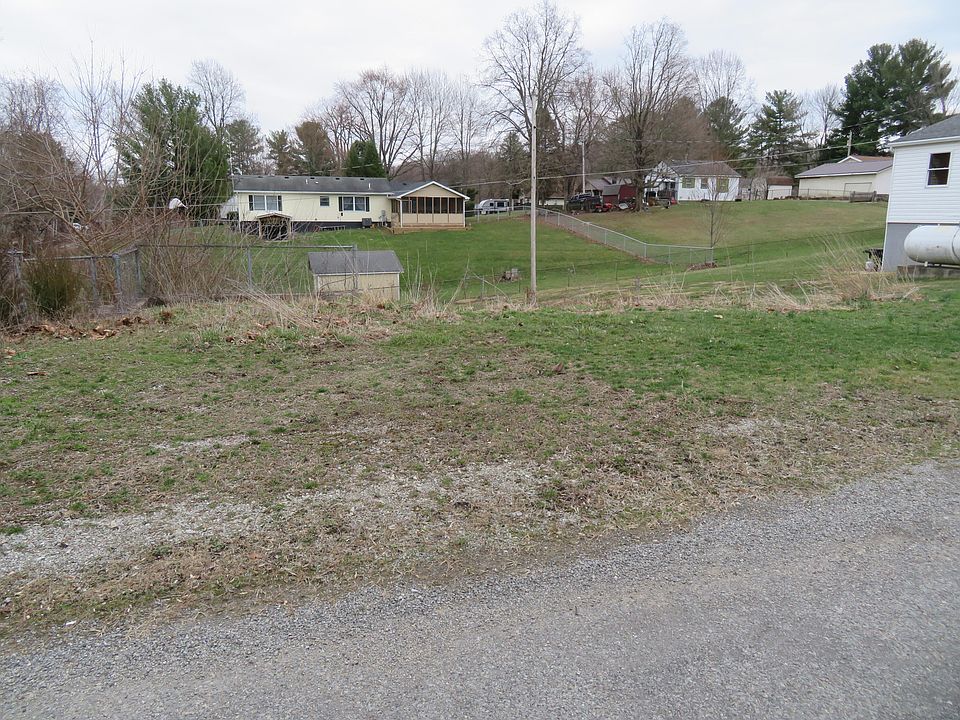 2nd image of 4101 Lake St