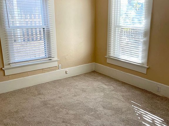 5th image of 2044 3rd Ave #1