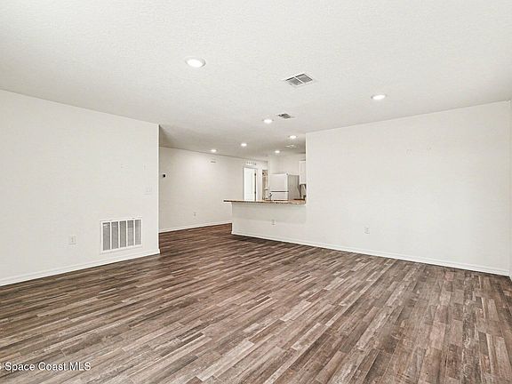 4th image of 711 Darlington Ave SW