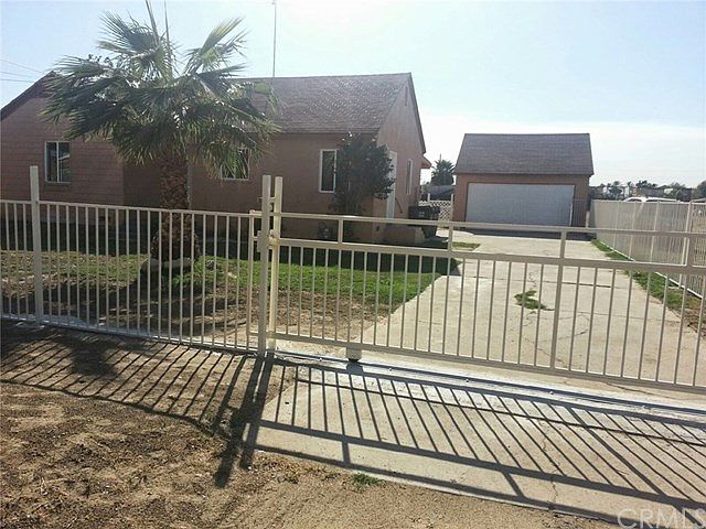1st image of 2332 S Artesia St