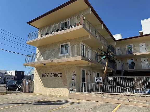 3rd image of 320 E Wildwood Ave #101