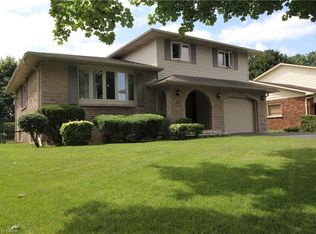 14 Berkley Cres, Norfolk County, ON N3Y 4T4