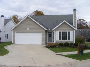 15430 High Pointe Cir, Middlefield, OH 44062