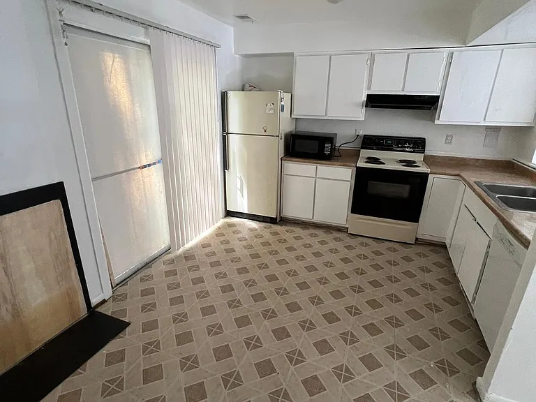 3665 Tavern Way — Photo 11