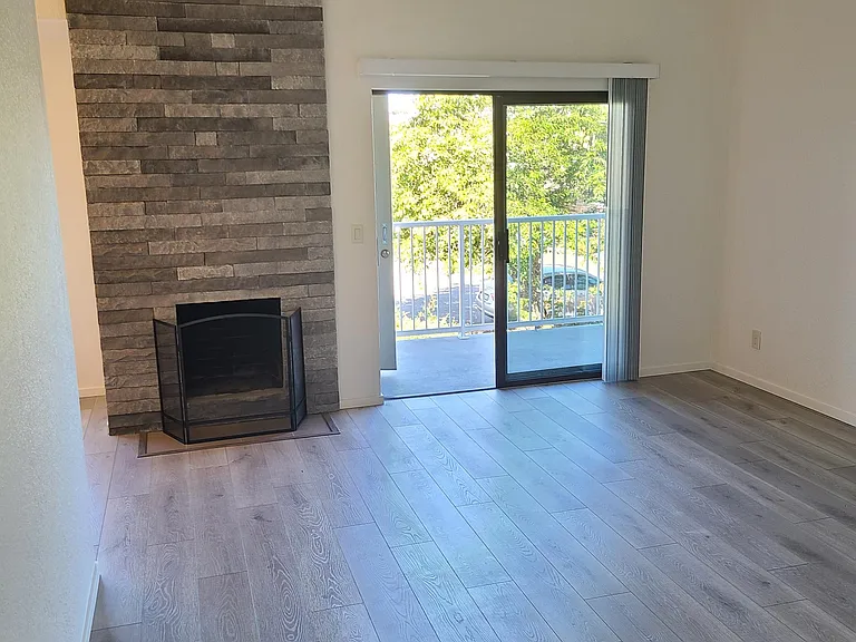 404 Railroad Ave #11 — Photo 12
