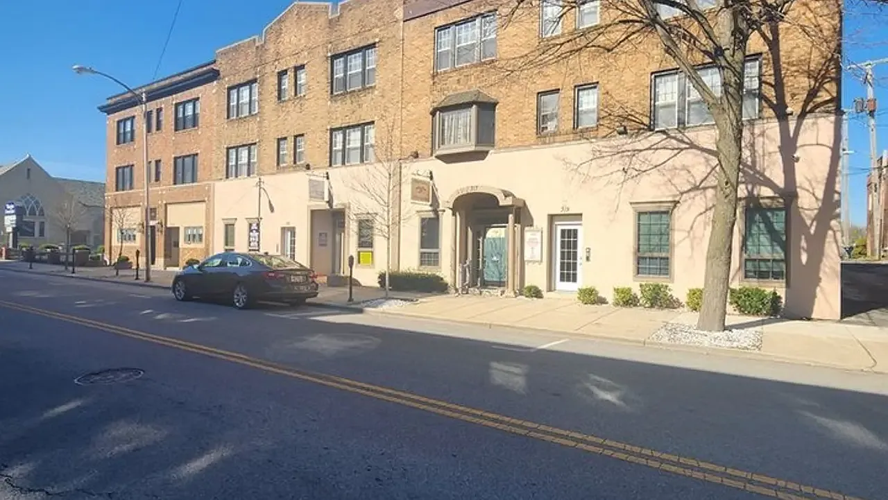 2 bed, 850 sqft, $1,425 — Photo 1