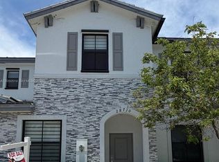 Pine Isle, Homestead, FL 33033