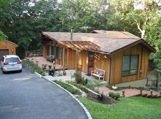 89 Moffat Rd, Cold Spring, NY 10516