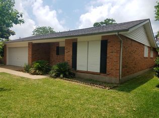 307 Barracuda Ave, Galveston, TX 77550