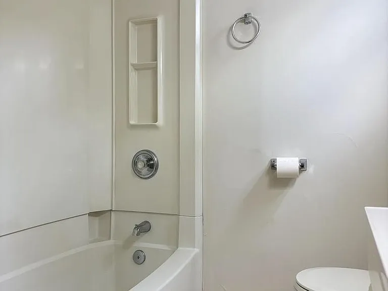 130 Poplar St — Photo 11