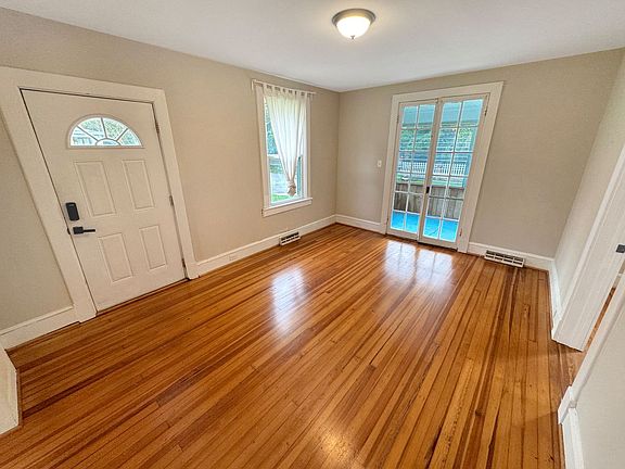 2nd image of 1700 Fenton St