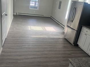 22 Wakefield St #2B, West Warwick, RI 02893