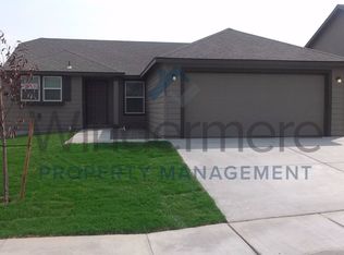 9361 W 8th Pl, Kennewick, WA 99336