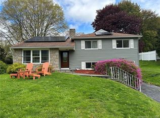 2 Greenview Rd, Danbury, CT 06811