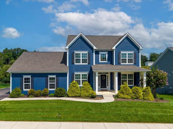870 Jefferson Cir NW, Christiansburg, VA 24073