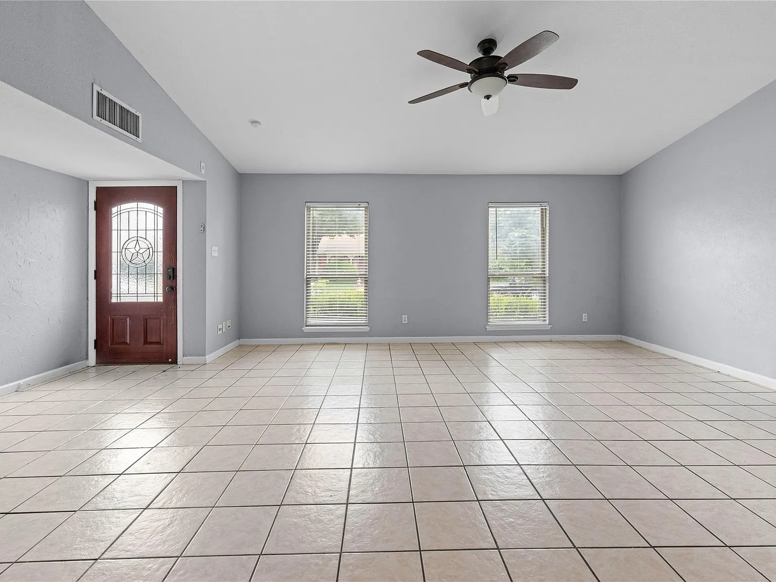 3 bed, 1521 sqft, $2,250 — Photo 1