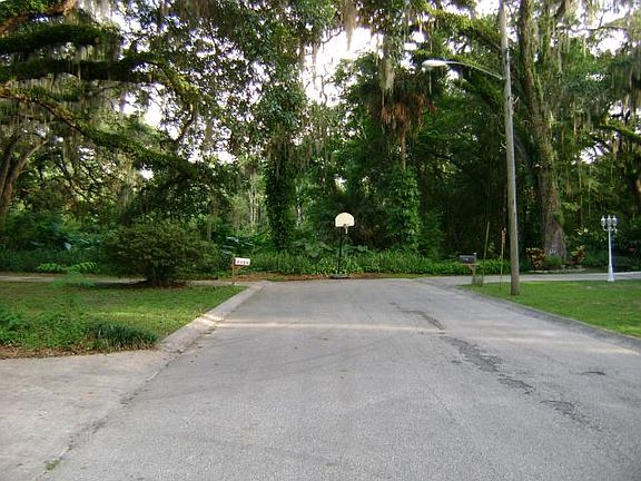 3rd image of 2403 Jefferson Ct