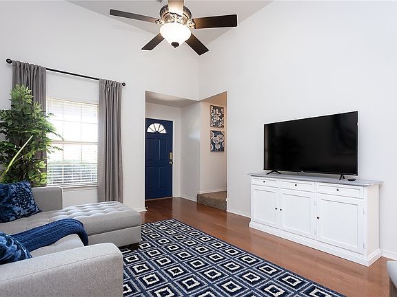 3rd image of 2902 SW Windrift Ave