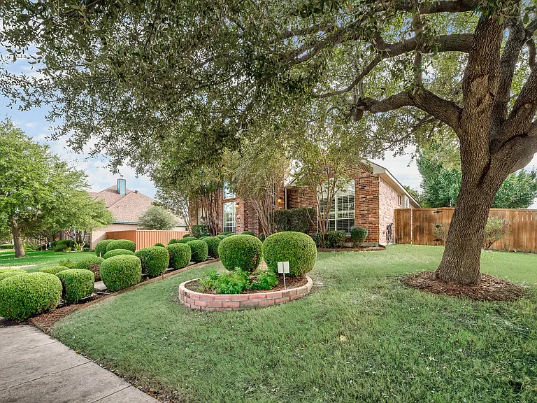 3902 Harlington Ln — Photo 3