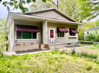 18186 N Fruitport Rd, Spring Lake, MI 49456