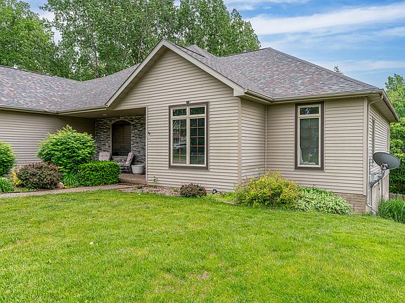 2nd image of 1585 Deerwood Dr