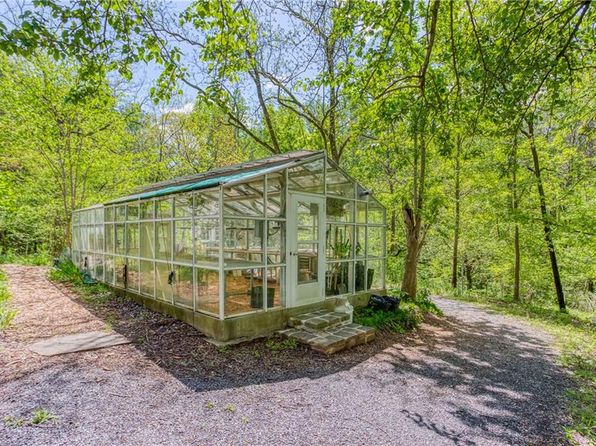 240 W Spalding Dr, Atlanta, GA 30328