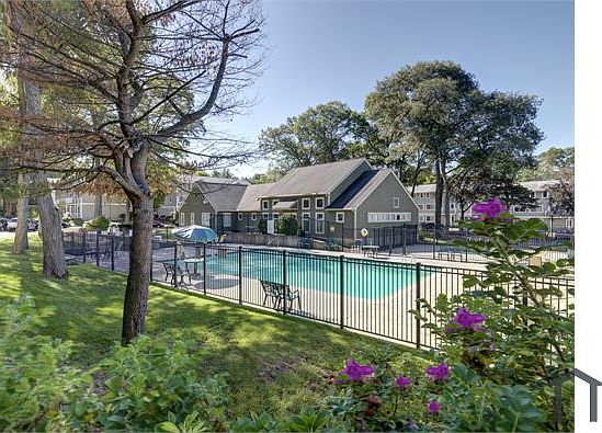 4th image of 469 Pine Grove Dr #0
