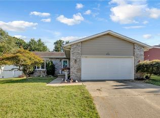 2870 N Primrose Ct, Decatur, IL 62526