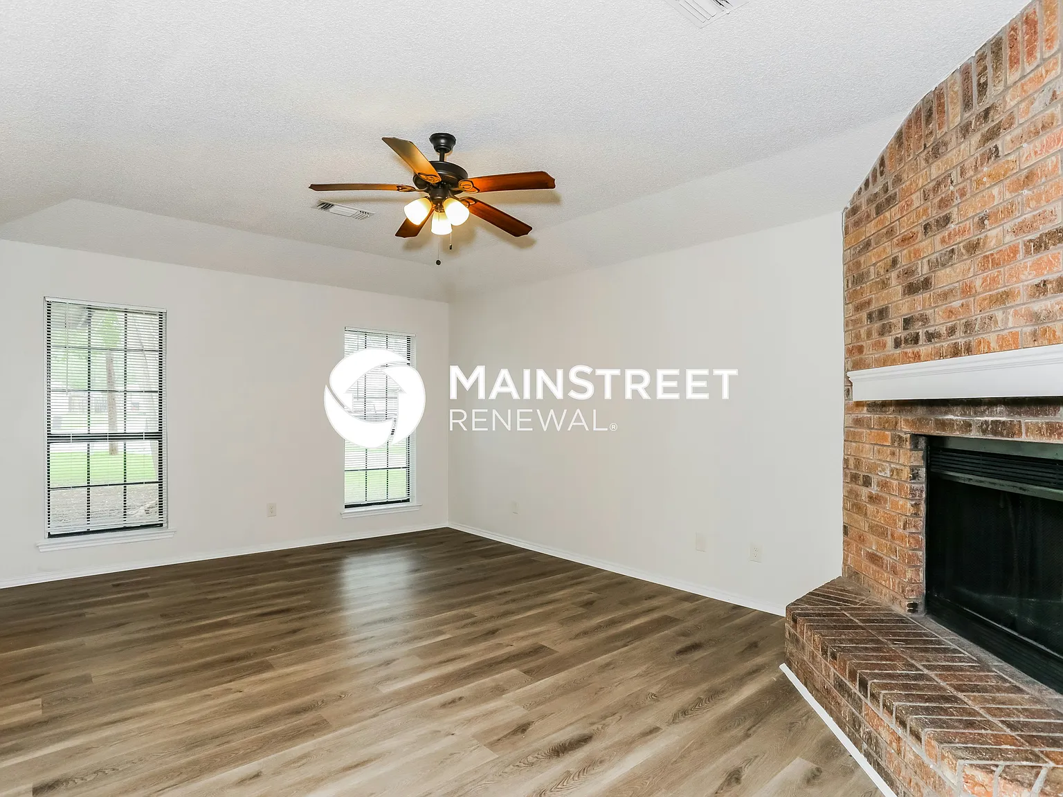 212 Arnold St — Photo 2