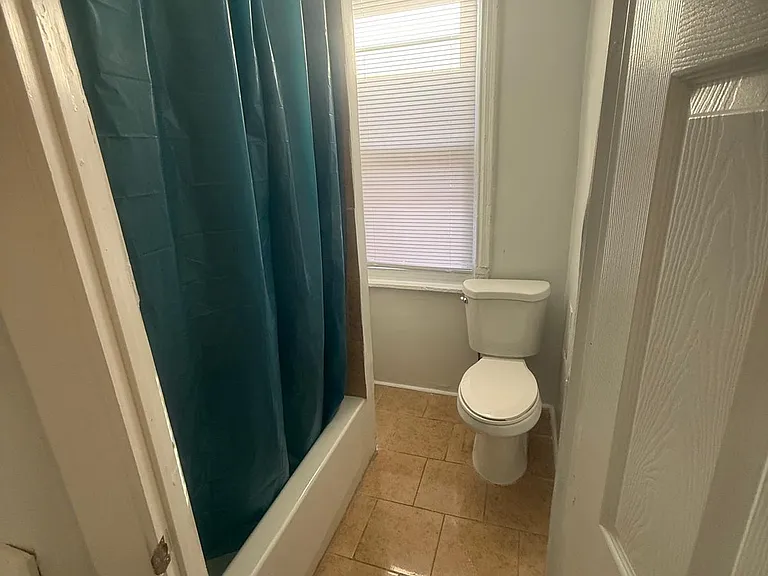 2513 N Bouvier St — Photo 10