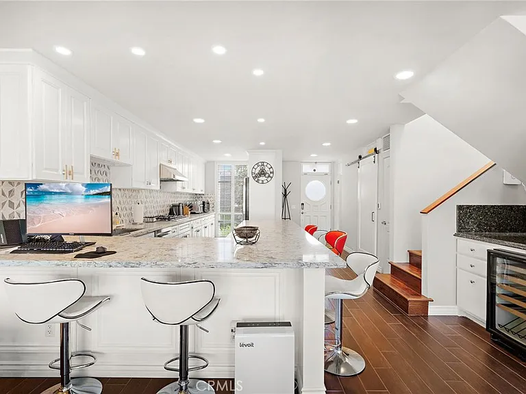 3953 Aladdin Dr — Photo 10