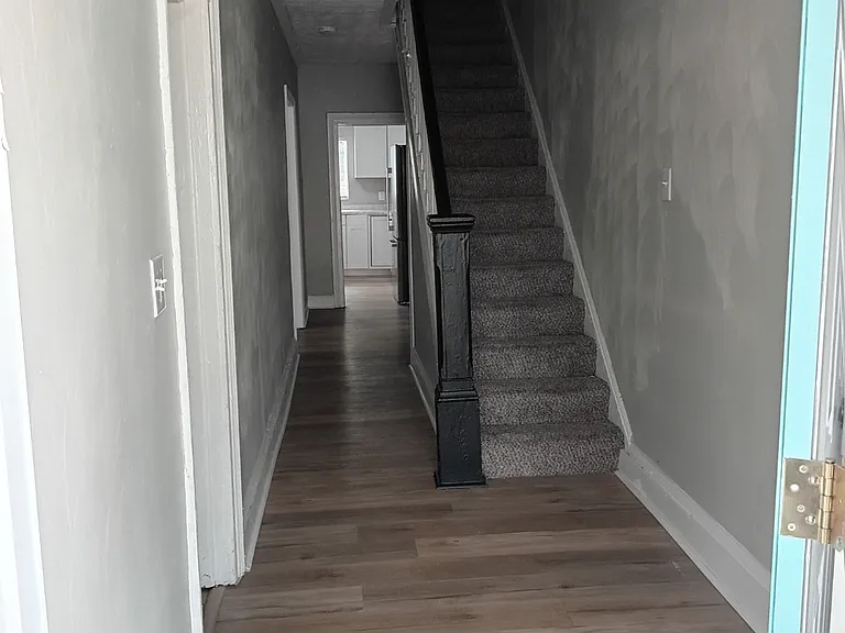 1019 Billings St — Photo 3