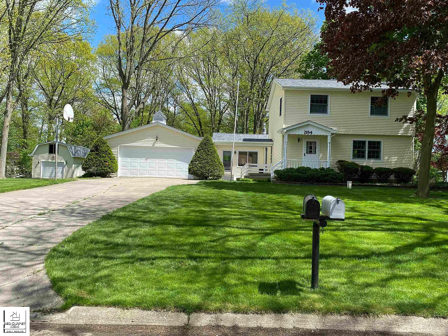 2184 Hermitage Dr photo 1