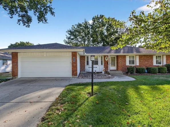 807 NE Balboa St, Lees Summit, MO 64086