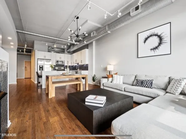 933 W Van Buren St APT 815, Chicago, IL 60607
