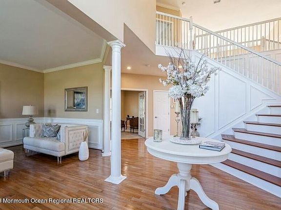 4th image of 24 Nicole Ct