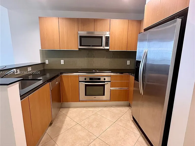 1060 Brickell Ave #2515 — Photo 2