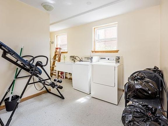 5th image of 2914 N 74th Ave #1