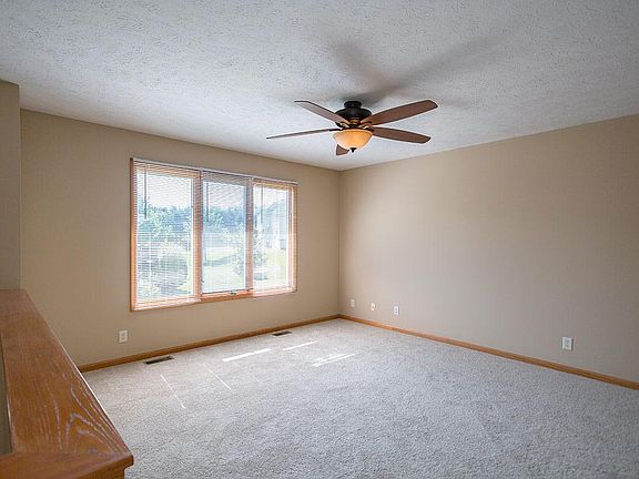 4th image of 8649 Lexington Ave