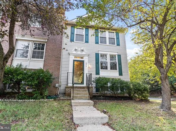 899 Chestnut Cove Dr, Baltimore, MD 21226