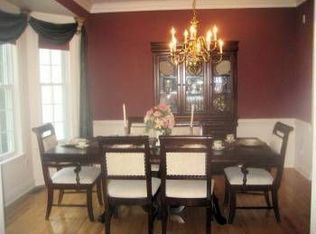 8 Plymouth Dr, East Windsor, NJ 08520