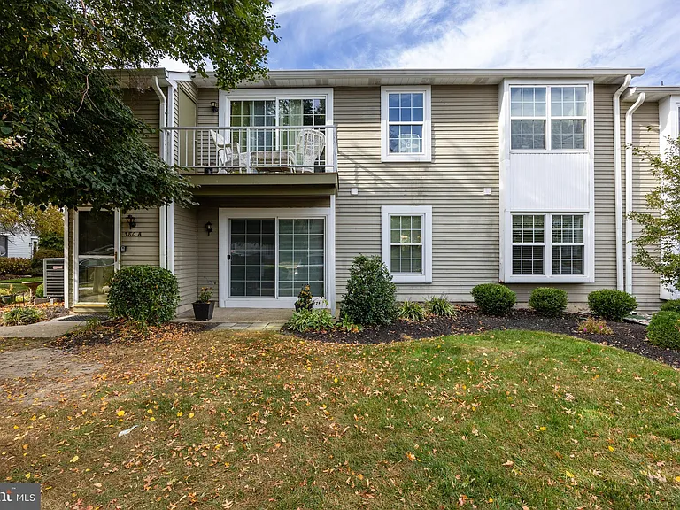 380 Delancey Pl #A — Photo 21