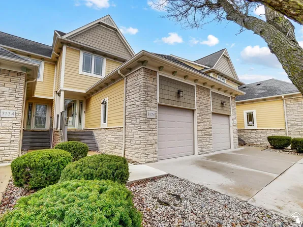 3126 Charme Harbor Dr, Monroe, MI 48162