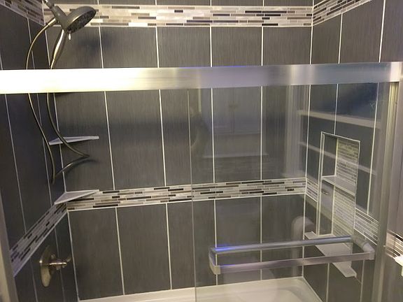 2nd image of 2419 Skokie Dr