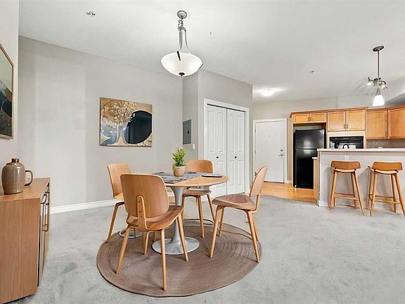3rd image of 60 N Royal Oak Plz NW #317
